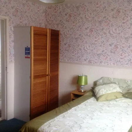 Oakleigh 3* Blackpool