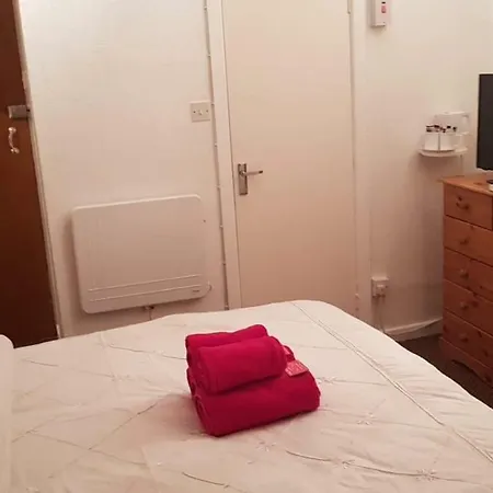 Oban House מלון 3*