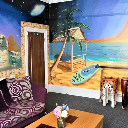 Backpackers & 2* Blackpool
