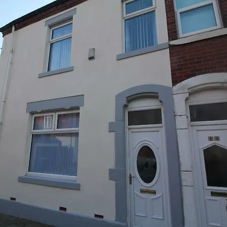 Henthorne Choice - Large - Close To Town Centre *