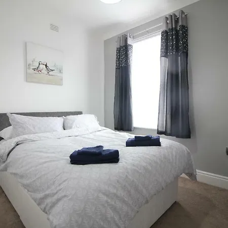 Henthorne Choice - Large - Close To Town Centre