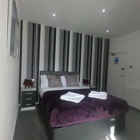 Hotel 33