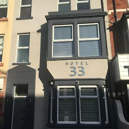33 Hotel *