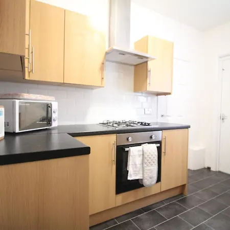 Egerton Choice - Town Centre - Modern And Spacious - Large Holiday home Blackpool