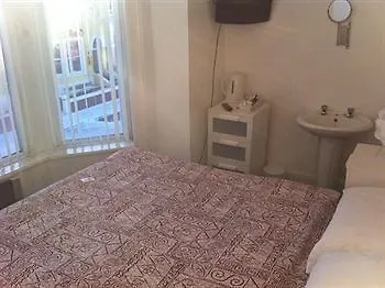 Myroomz Seaview Gæstehus 2*