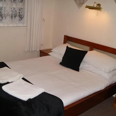 Hotel Newburn 3*