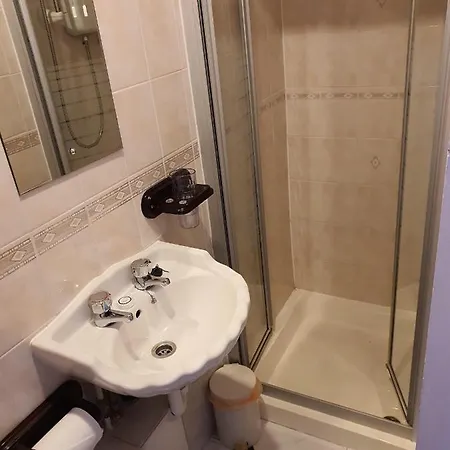 Manor Grove B&B