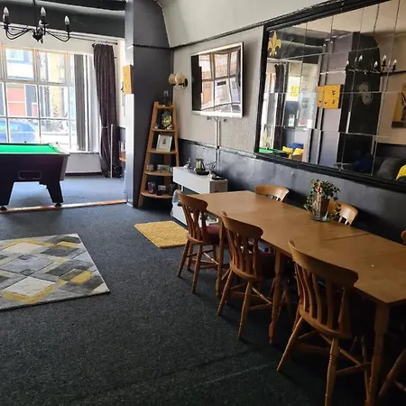 Crompton House Bed & Breakfast 2*