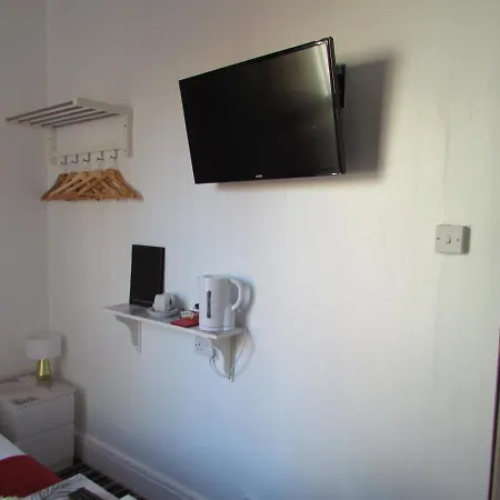 Manor Grove Bed & Breakfast 3*