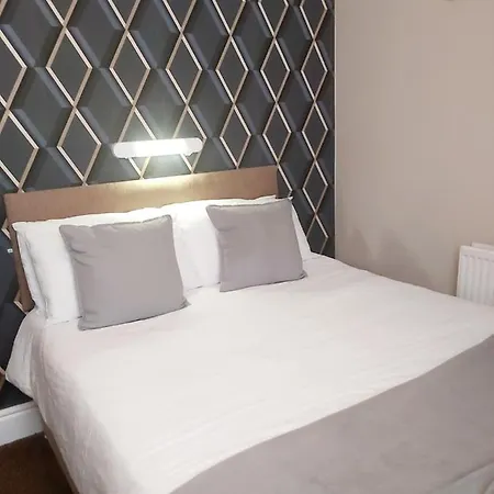 Rayners 3* Blackpool