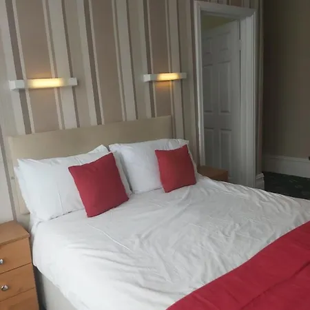 Rayners 3* Blackpool