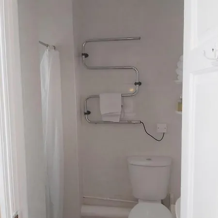 Bed & Breakfast Rayners Blackpool