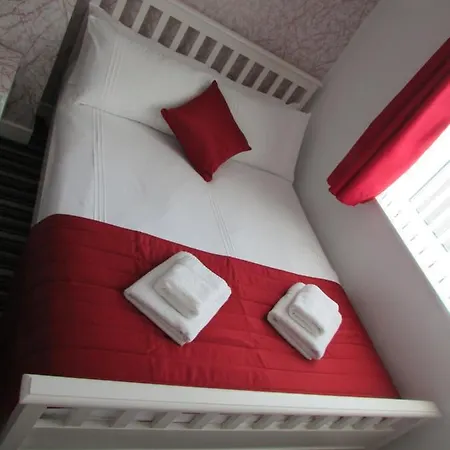 Manor Grove 3*