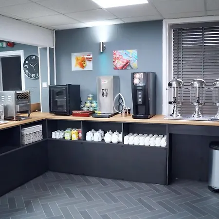 The Bromley Couette-café 4*