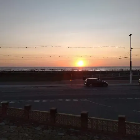 Apartment Sea-front Home-from-home Blackpool