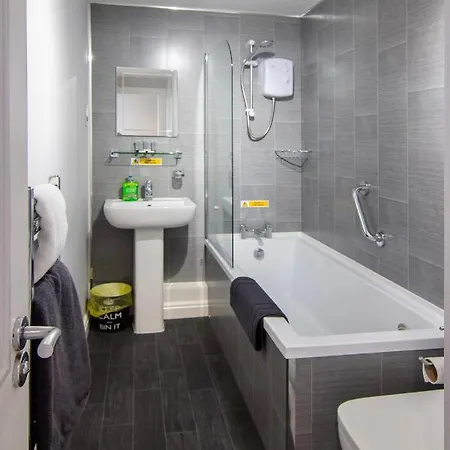 New Luxury 1 Free Parking Special Deals Apartment Blackpool