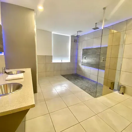 Fabrik - Harrowside By Service Apartements * Blackpool