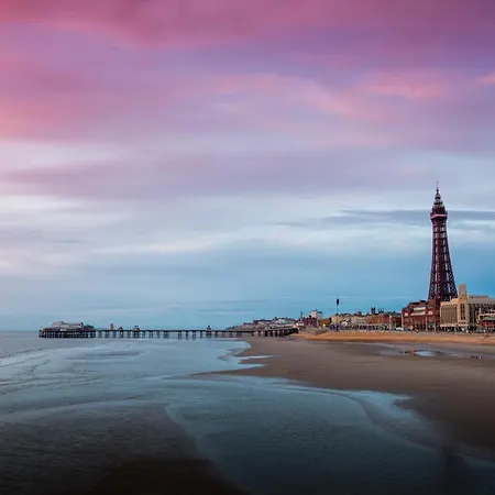 New Luxury Seaview Apt3 Free Parking Special * Blackpool