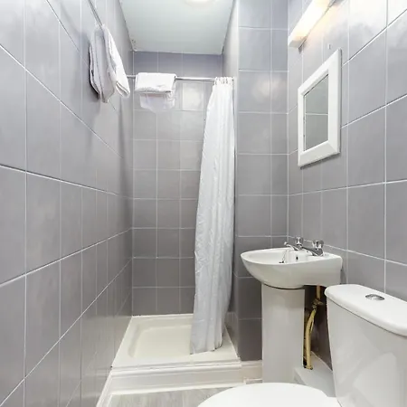 Rayners Bed & Breakfast Blackpool