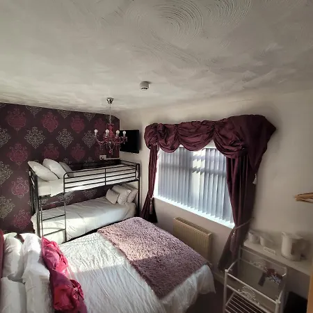 Tamarind Cove & Barrons Otel Blackpool