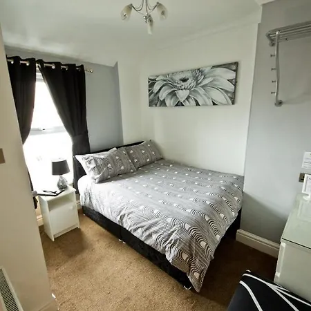 Rossall House , For Families & Couples Guest house Blackpool