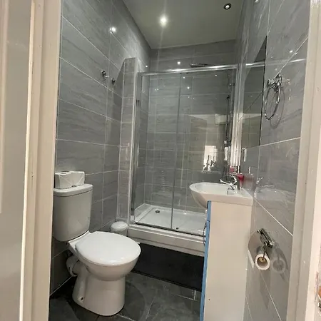 Ariana House Hotel-families And Couples Only Guest house Blackpool