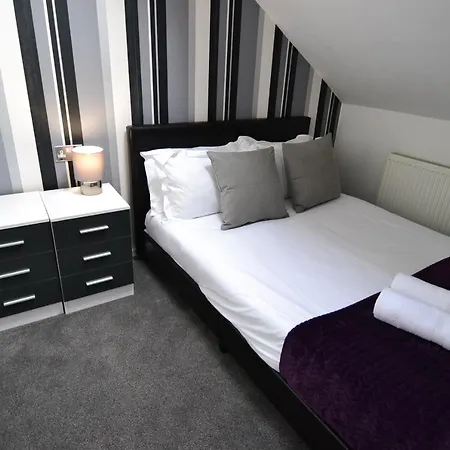 Hotel 33 *
