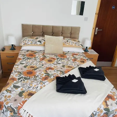 Ariana House Hotel-families And Couples Only Guest house