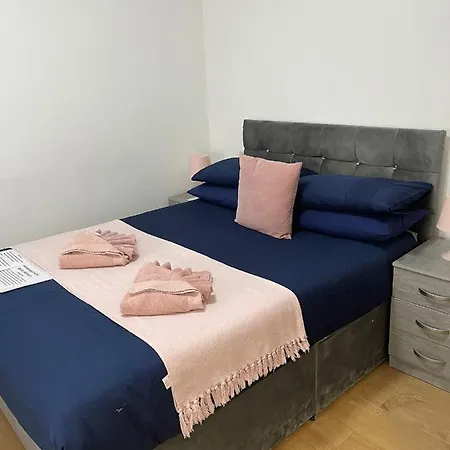 Guest house Ariana House Hotel-families And Couples Only *