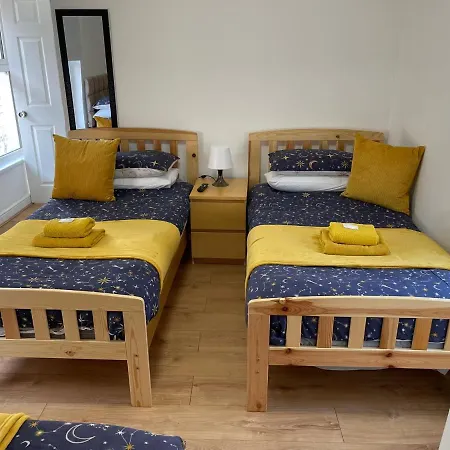 Ariana House Hotel-families And Couples Only Guest house Blackpool