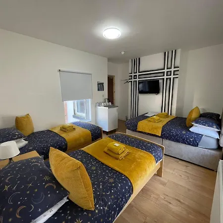 Guest house Ariana House Hotel-families And Couples Only Blackpool