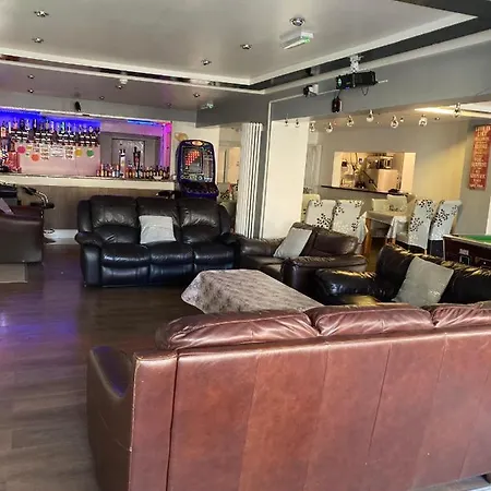 The Woodfield , Indoor Heated Swimming Pool, Spacious Lounge And Bar 3* Blackpool