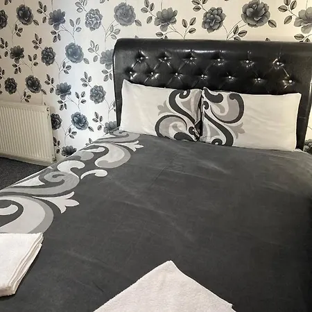 The Woodfield , Indoor Heated Swimming Pool, Spacious Lounge And Bar Hotell 3*