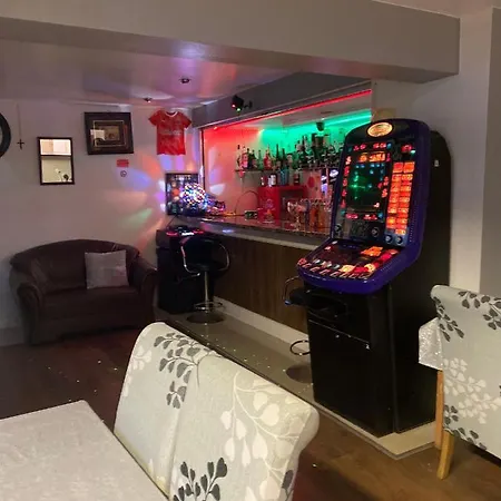 Hotell The Woodfield , Indoor Heated Swimming Pool, Spacious Lounge And Bar