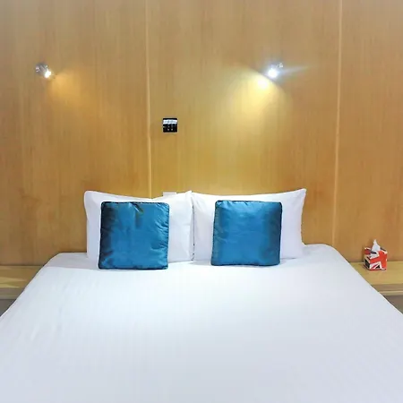 The Bromley Couette-café 4*