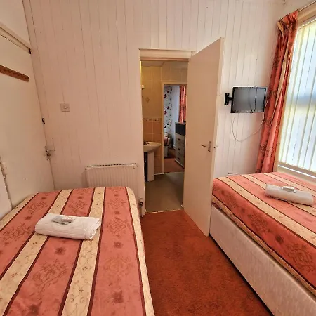 The Albany 3*