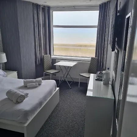 Queens Plaza 3*
