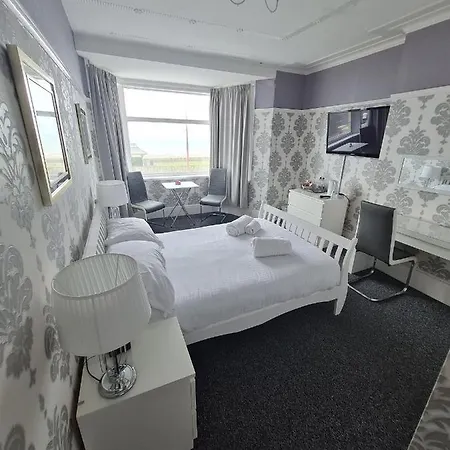 Bed & Breakfast Queens Plaza Blackpool