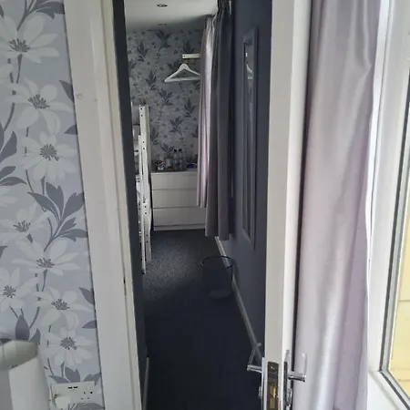 Queens Plaza 3* Blackpool