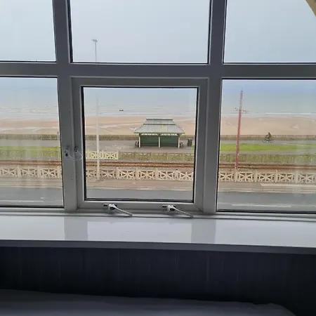 Queens Plaza Bed & Breakfast Blackpool