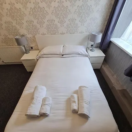 Bed & Breakfast Queens Plaza 3*