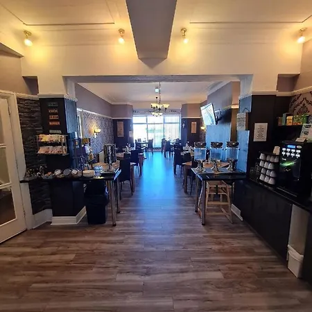 Bed & Breakfast Queens Plaza Blackpool