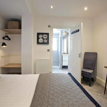 Blackbird And Luxury 12 Apartment