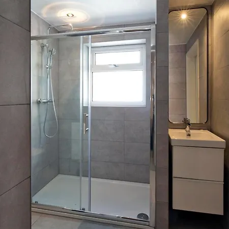 Blackbird And Luxury 12 Apartment