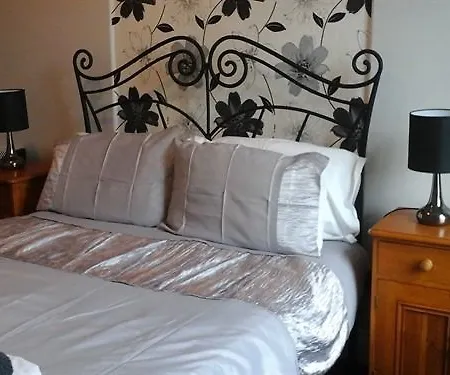 Bed & Breakfast Shananagens 3*