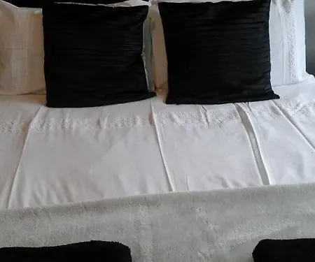 Shananagens Bed & Breakfast 3*
