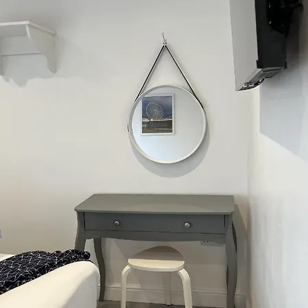 20 Coop Street Apartment *