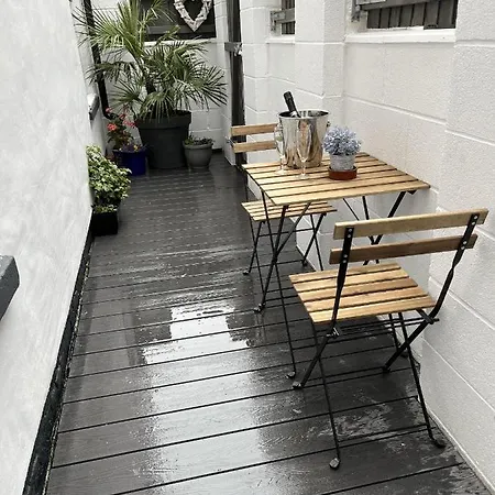 20 Coop Street Apartment