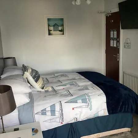 By The Seaside Bed & Breakfast *