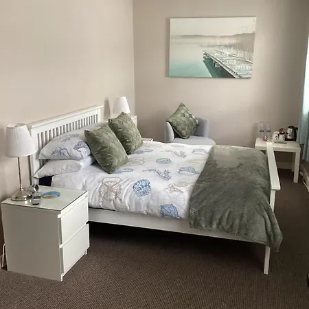 By The Seaside Bed & Breakfast